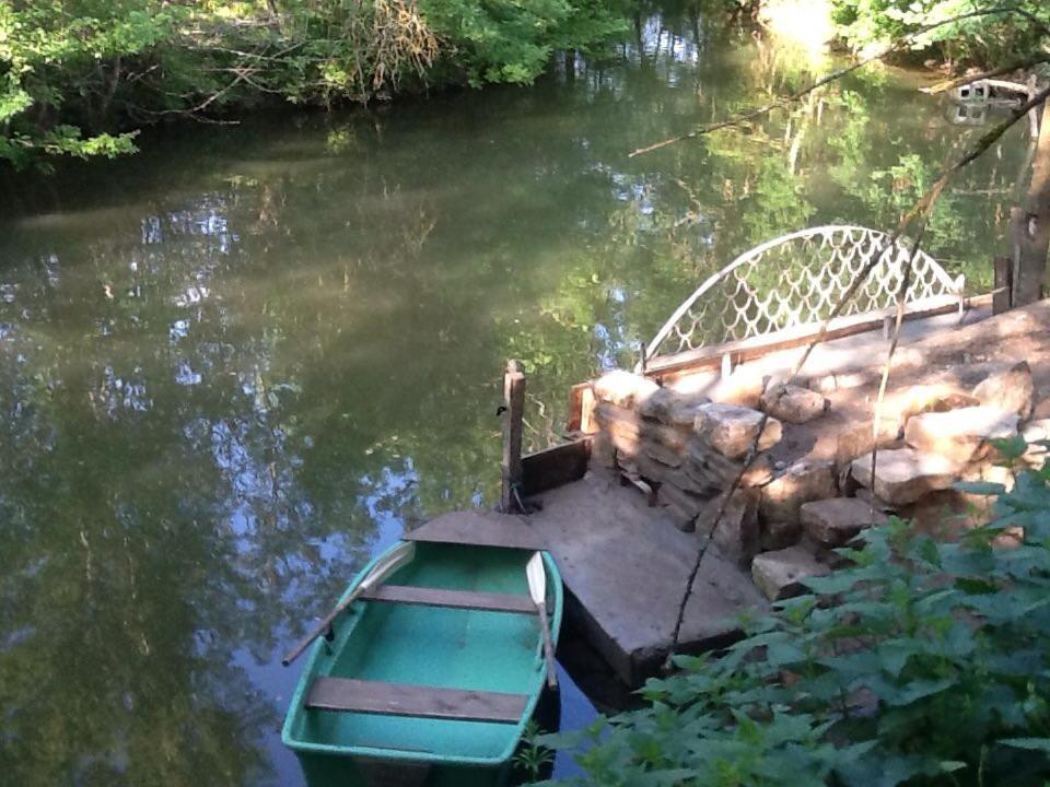 Bed and Breakfast En Bord De Riviere Casseneuil Exterior foto