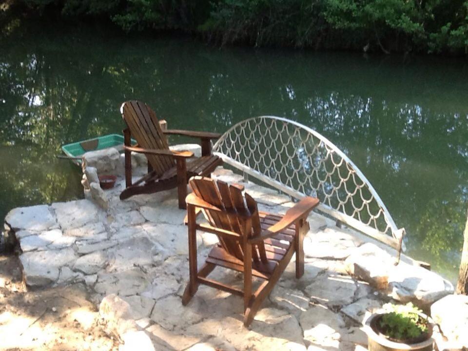 Bed and Breakfast En Bord De Riviere Casseneuil Exterior foto