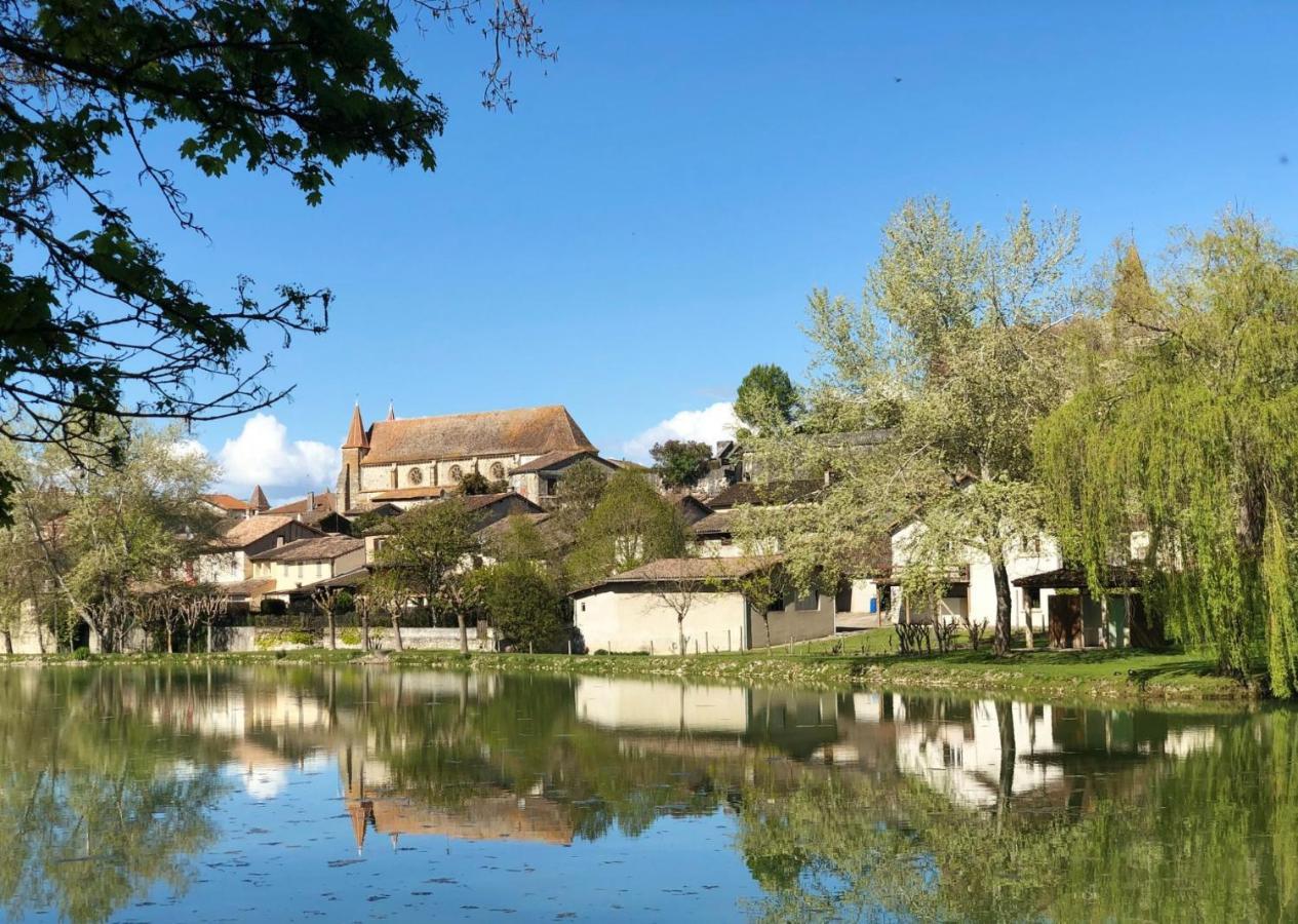 Bed and Breakfast En Bord De Riviere Casseneuil Exterior foto
