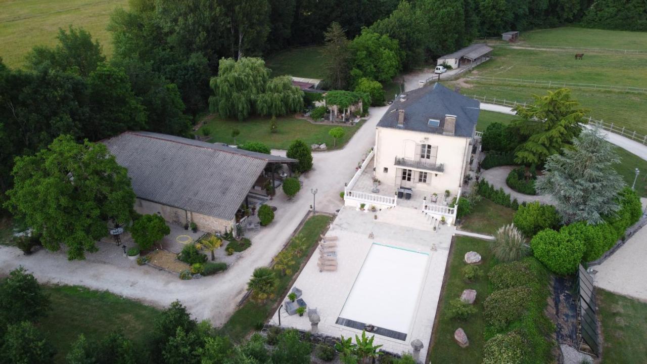Bed and Breakfast En Bord De Riviere Casseneuil Exterior foto
