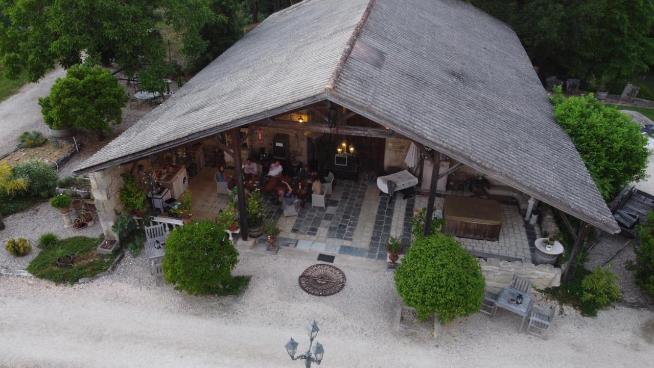 Bed and Breakfast En Bord De Riviere Casseneuil Exterior foto
