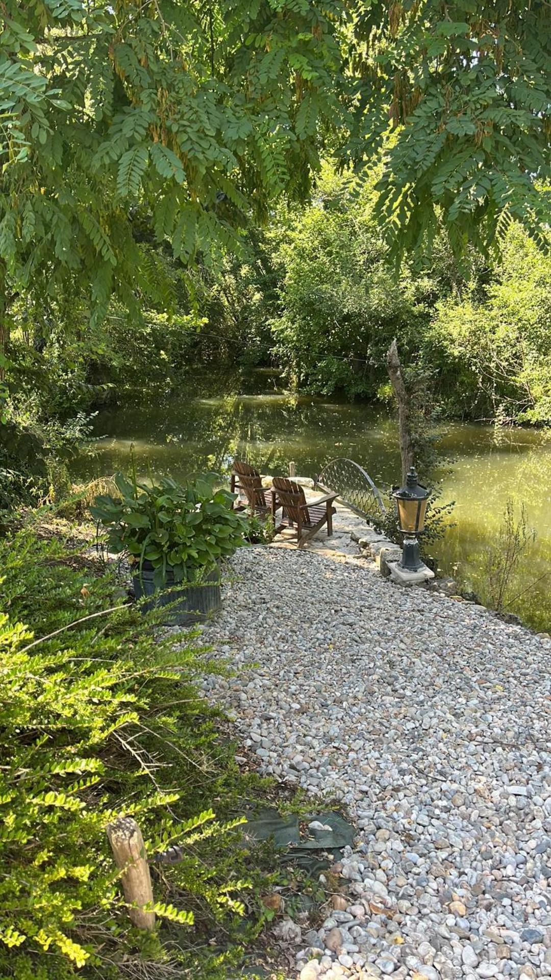 Bed and Breakfast En Bord De Riviere Casseneuil Exterior foto