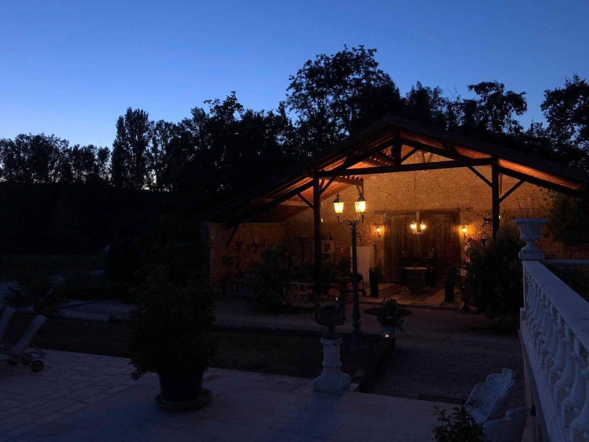 Bed and Breakfast En Bord De Riviere Casseneuil Exterior foto