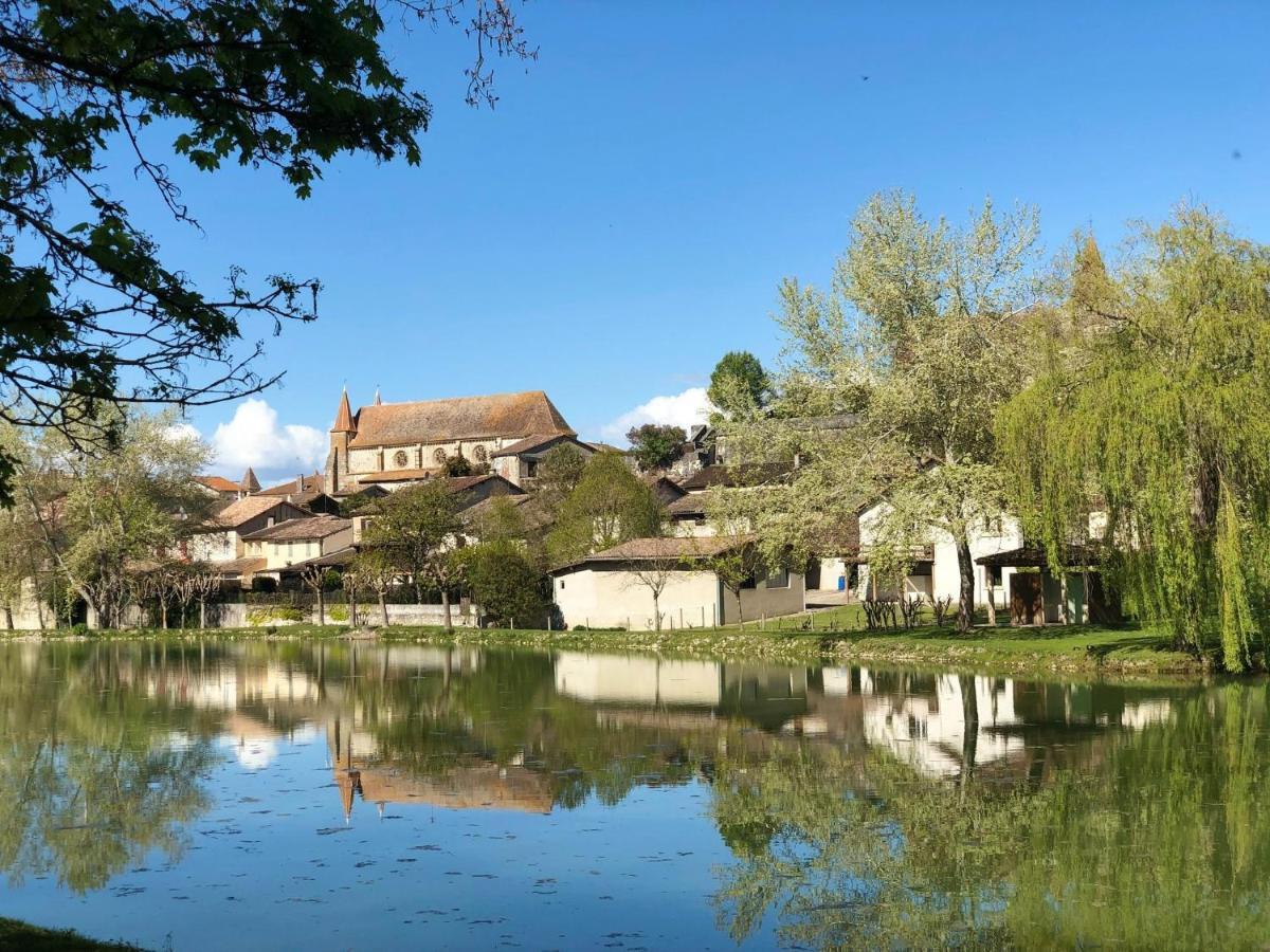 Bed and Breakfast En Bord De Riviere Casseneuil Exterior foto